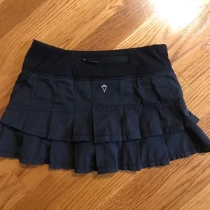 Vguc girls size 8 Ivivva skort, black